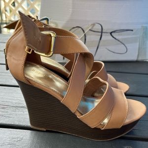 Express wedge sandal